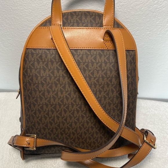 NWT Michael Kors Rhea medium backpack - Picture 10 of 12